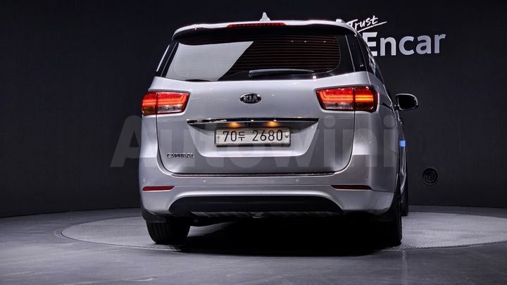 Kia Carnival 2017 — 4