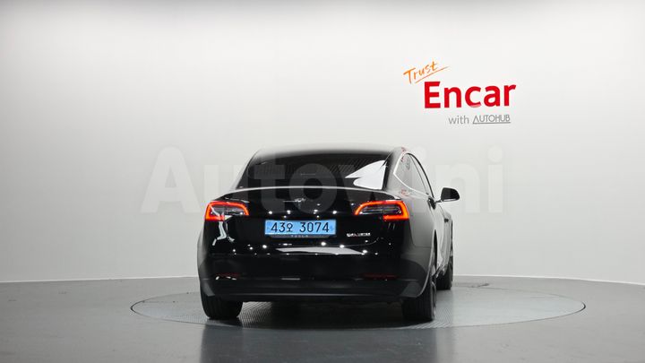 Tesla Model 3 2020 — 4