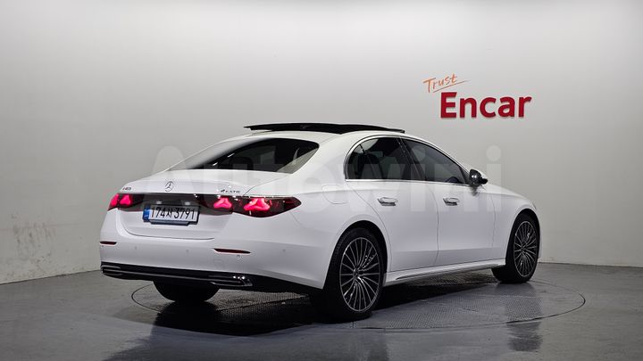 Mercedes-Benz E Class 2025 — 2