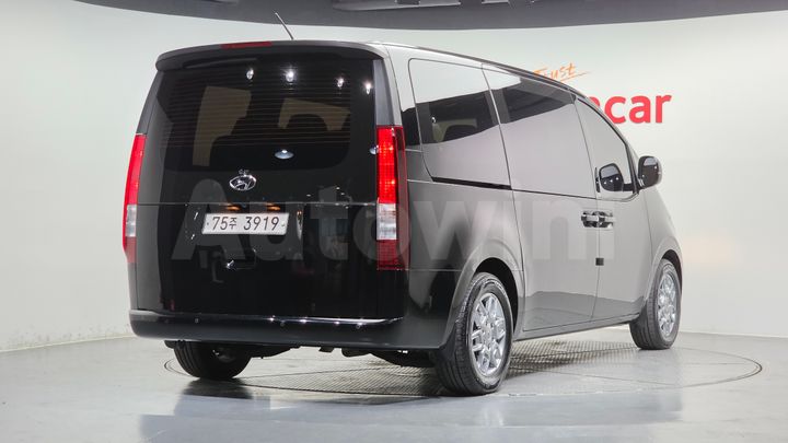 Hyundai Staria 2022 — 2