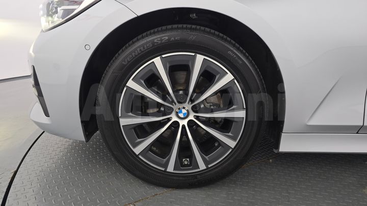 BMW 3 Series 2020 — 5