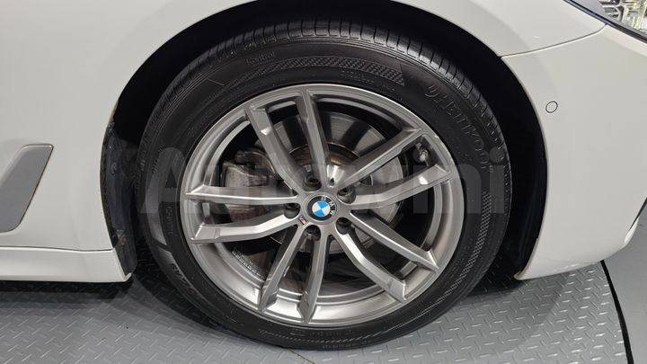 BMW 5 Series 2020 — 5