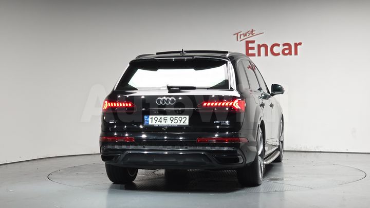 Audi Q7 2022 — 3