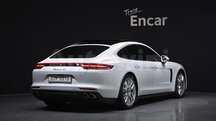 Porsche Panamera 2018 — 2