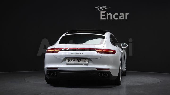 Porsche Panamera 2018 — 4