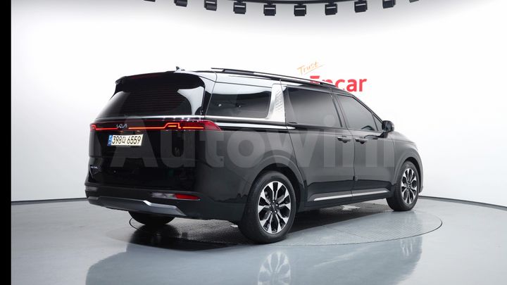 Kia Carnival 2023 — 2