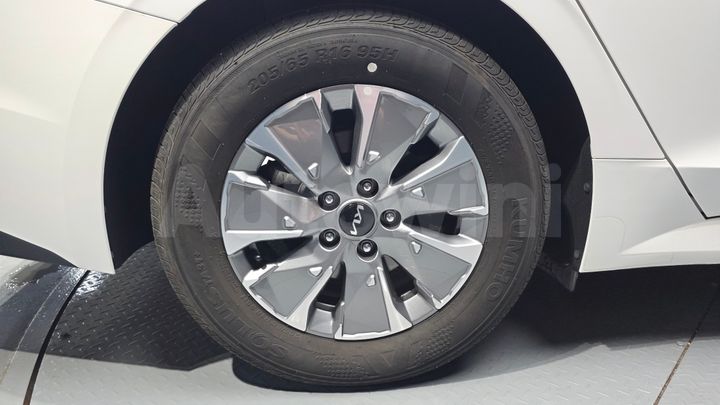 Kia K5 2024 — 5