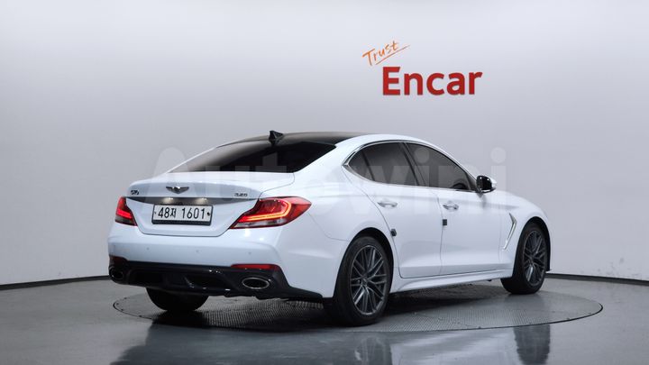 Genesis G70 2018 — 2