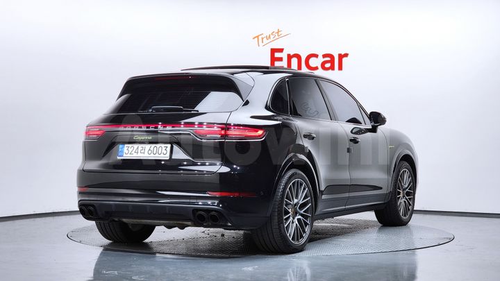 Porsche Cayenne 2023 — 2