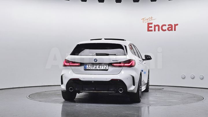 BMW 1 Series 2023 — 4