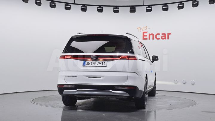 Kia Carnival 2021 — 4