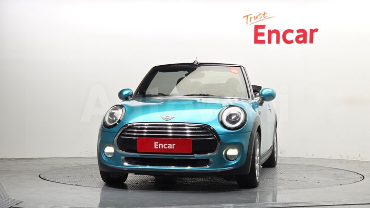 Mini Cooper Convertible 2019 — 3