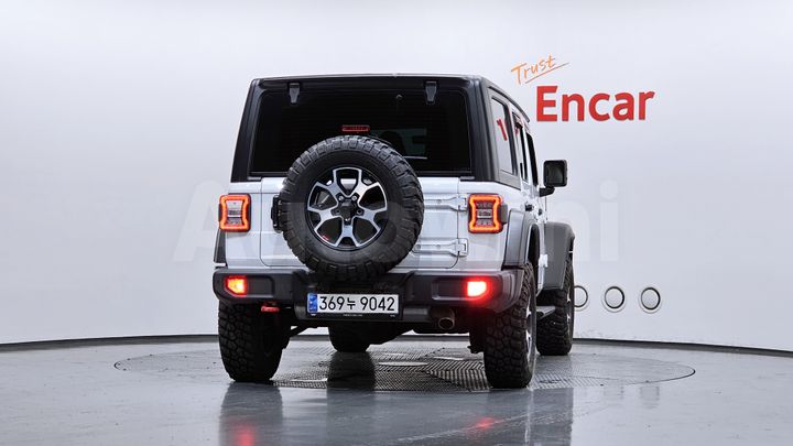 Jeep Wrangler 2023 — 4