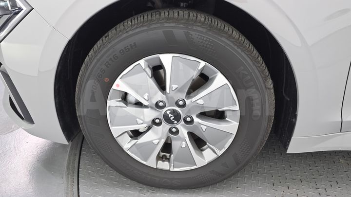 Kia K5 2026 — 5