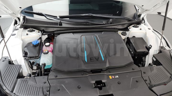Hyundai Ioniq5 2022 — 5