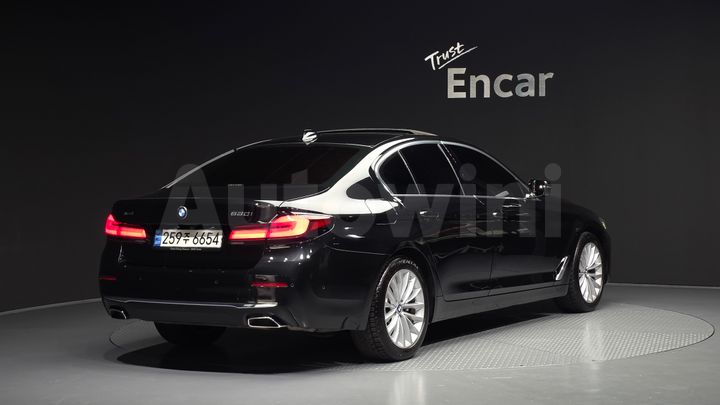 BMW 5 Series 2022 — 2