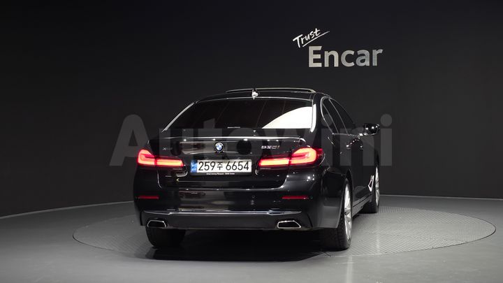 BMW 5 Series 2022 — 4