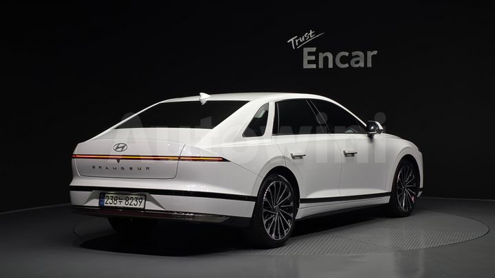 Hyundai Grandeur 2023 — 2