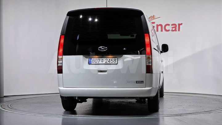Hyundai Staria 2023 — 5
