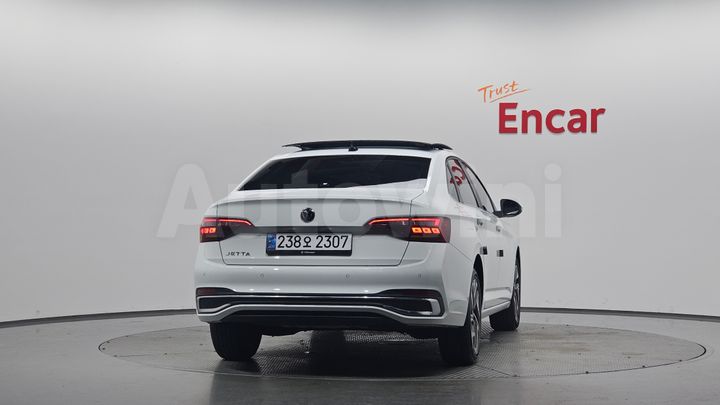 Volkswagen Jetta 2024 — 3