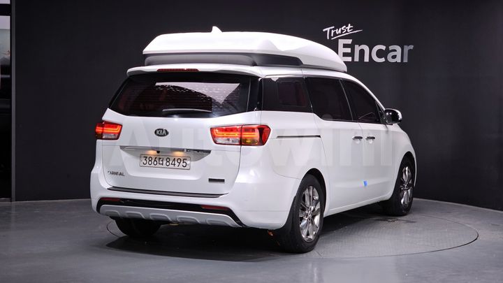 Kia Carnival 2017 — 2