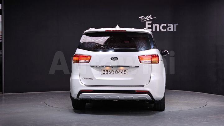 Kia Carnival 2017 — 4
