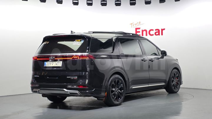 Kia Carnival 2023 — 2