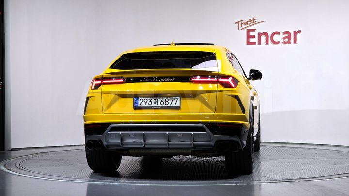 Lamborghini Urus 2021 — 4