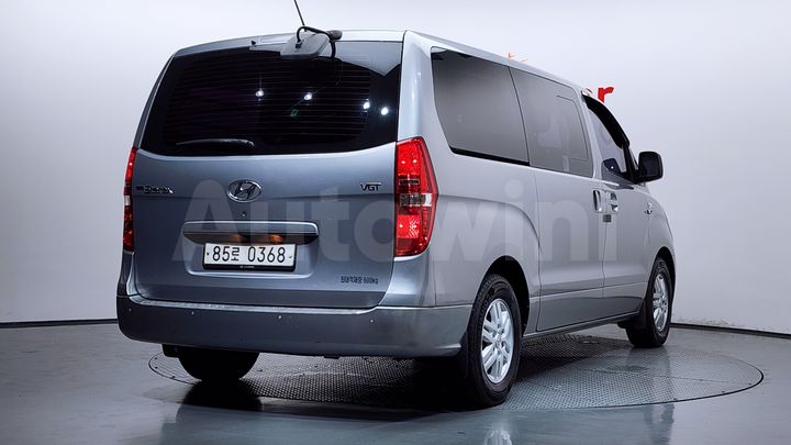 Hyundai Starex 2018 — 2