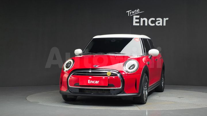Mini Cooper 2023 — 3