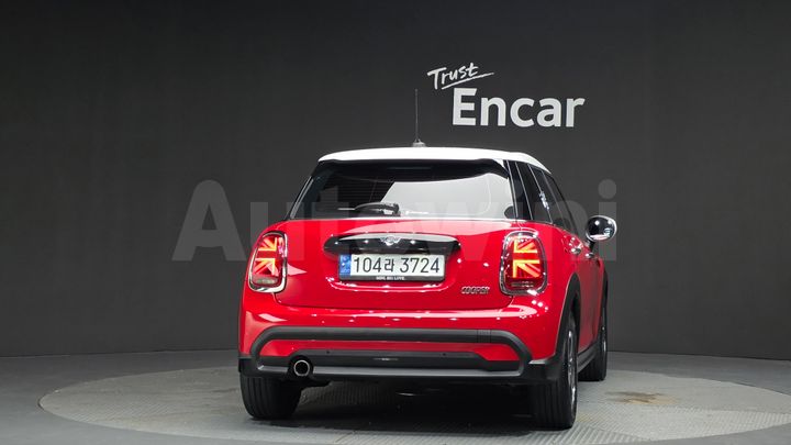Mini Cooper 2023 — 4