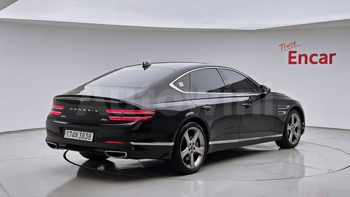 Genesis G80 2023 — 2