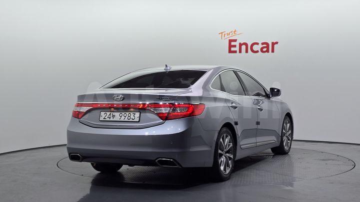 Hyundai Grandeur 2015 — 2