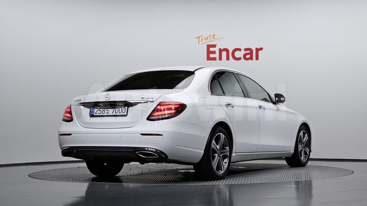 Mercedes-Benz E Class 2017 — 2
