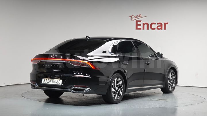 Hyundai Grandeur 2023 — 2