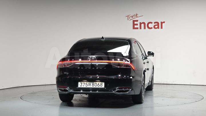 Hyundai Grandeur 2023 — 4