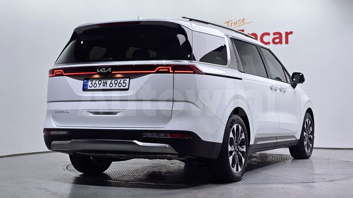 Kia Carnival 2023 — 2
