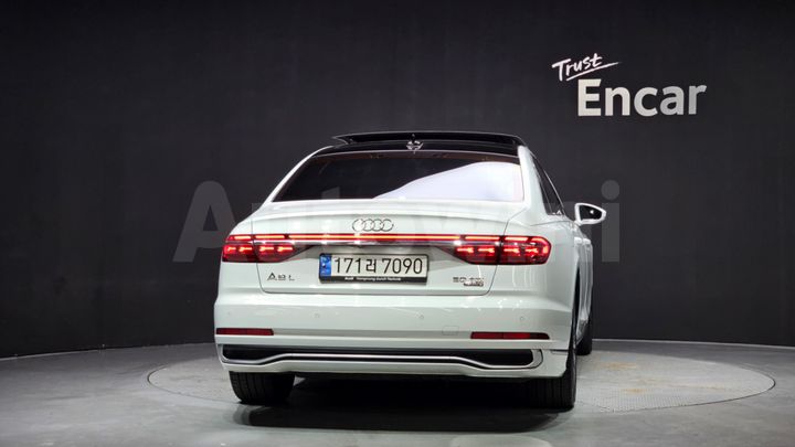Audi A8 2023 — 4
