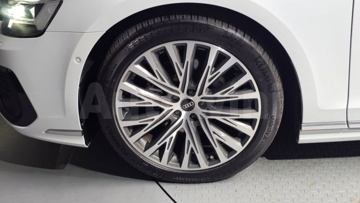 Audi A8 2023 — 5