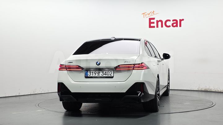 BMW 5 Series 2025 — 3
