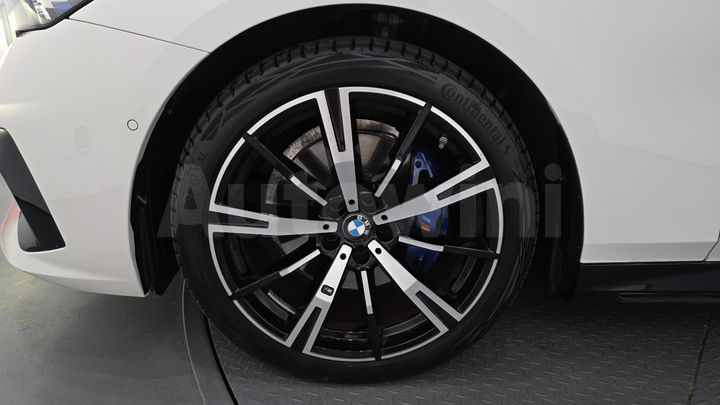 BMW 5 Series 2025 — 4