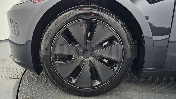 Tesla Model 3 2024 — 5