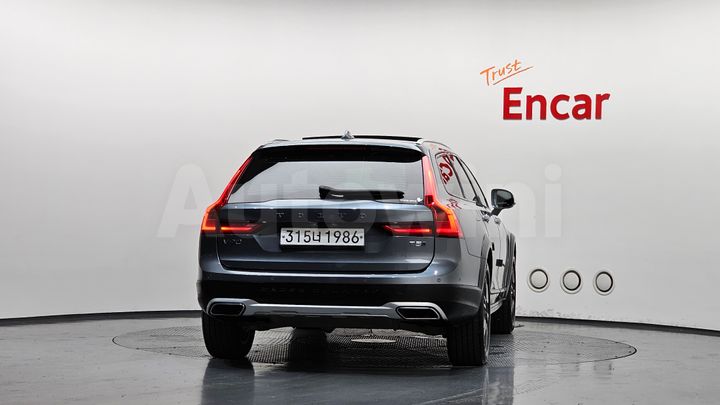 Volvo V90 2020 — 3