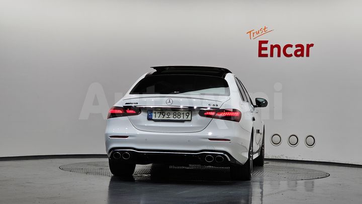 Mercedes Benz E Class 2021 — 3