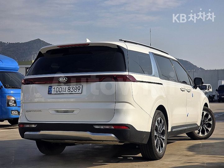 Kia Carnival 2021 — 4