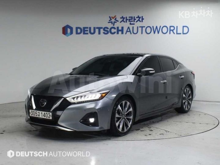 Nissan Maxima