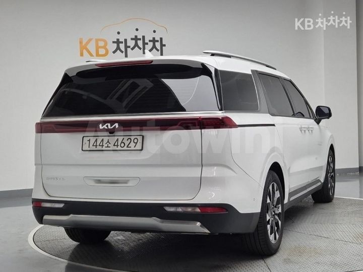 Kia Carnival 2023 KNANE81BBPS269025 — 3