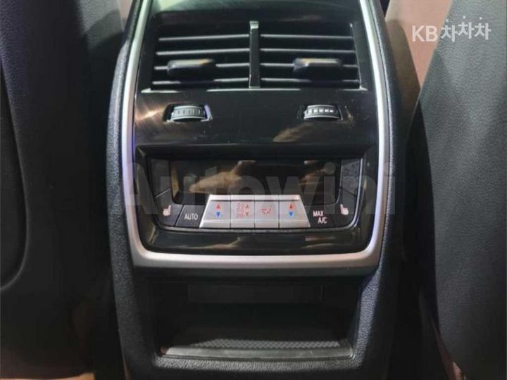 BMW X5 2022 WBAJU8108N9L65435 — 4