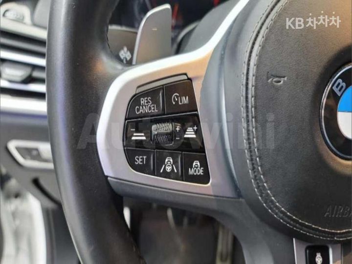 BMW X5 2022 WBAJU8108N9L65435 — 5