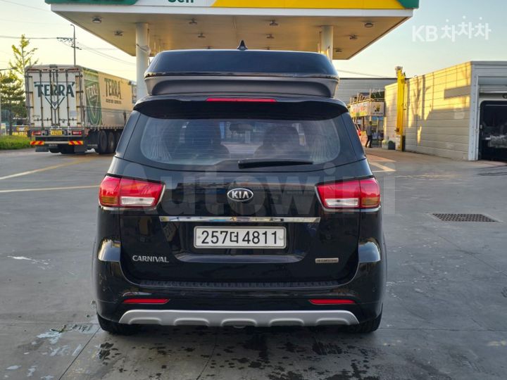 Kia Carnival 2016 KNAME811BGS228106 — 4
